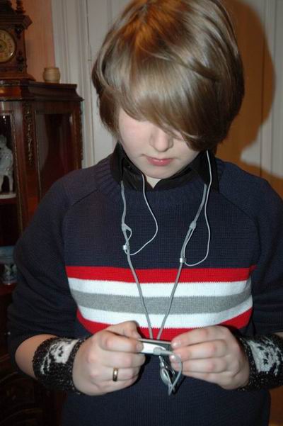 My bro dancing around in his Jolly Roger Wrist warmers, photo by Hanna Andersson