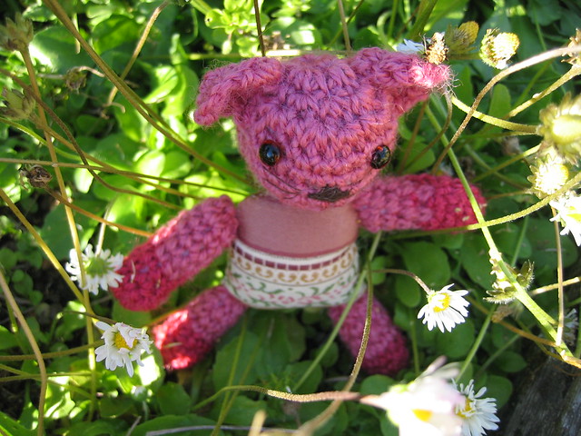Top down view of the Pink amigurumi cat crocheted free-hand by iHanna 2005 (Copyright H. A.)