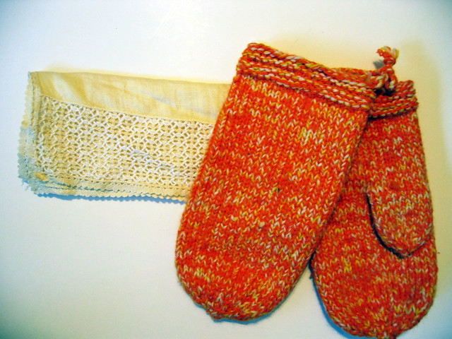 Lace thing and orange mittens at At Myrorna Ume with my mom 2005