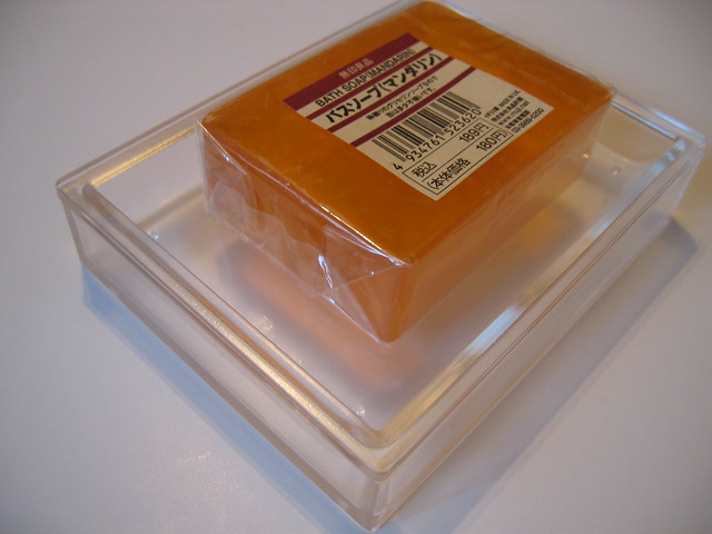 Muji åhlens soap and soap holder in acrylic plastic