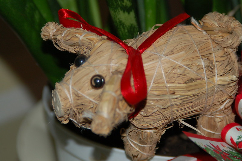 Straw pig in the hallway (Photo copyright H. Andersson)