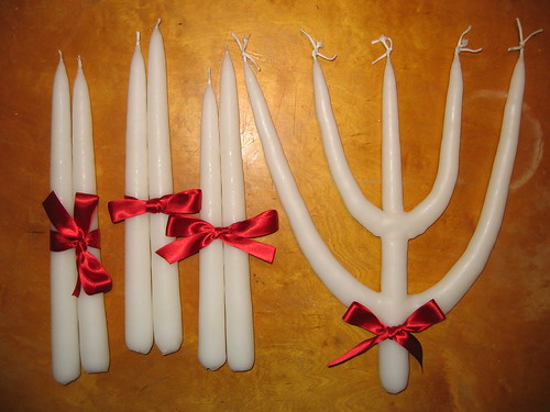 iHannas handmade candles ready for Christmas gift giving 2005 (Photo copyright Hanna)