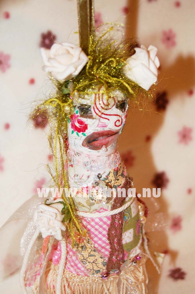 Art doll number five (5) detail of Ellas head - made in January 2006 by iHanna (Copyright Hanna Andersson)