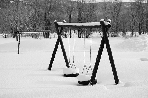 Abandoned swing set in the snow Övik (Photo copyright Hanna Andersson)