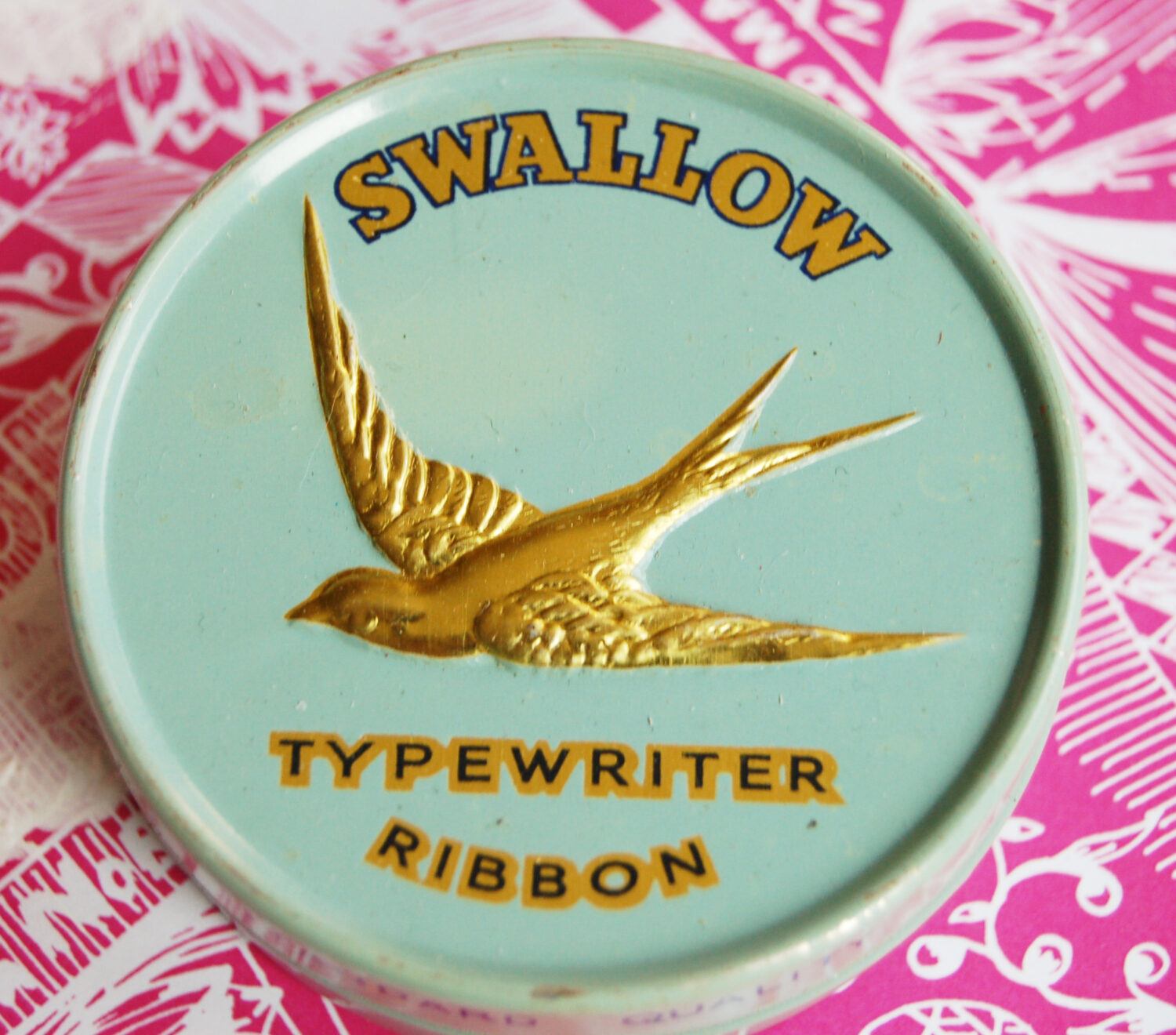Vintage swallow typewriter ribbon tin thrifted (Photo copyright H. Andersson)