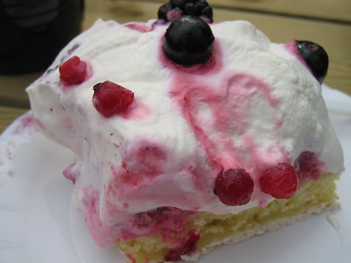 Summer cake close-up 2006 (Photo Copyright Hanna Andersson)