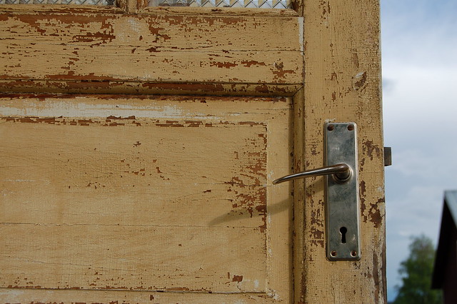 The door to the house, photo by iHanna, Copyright Hanna Andersson