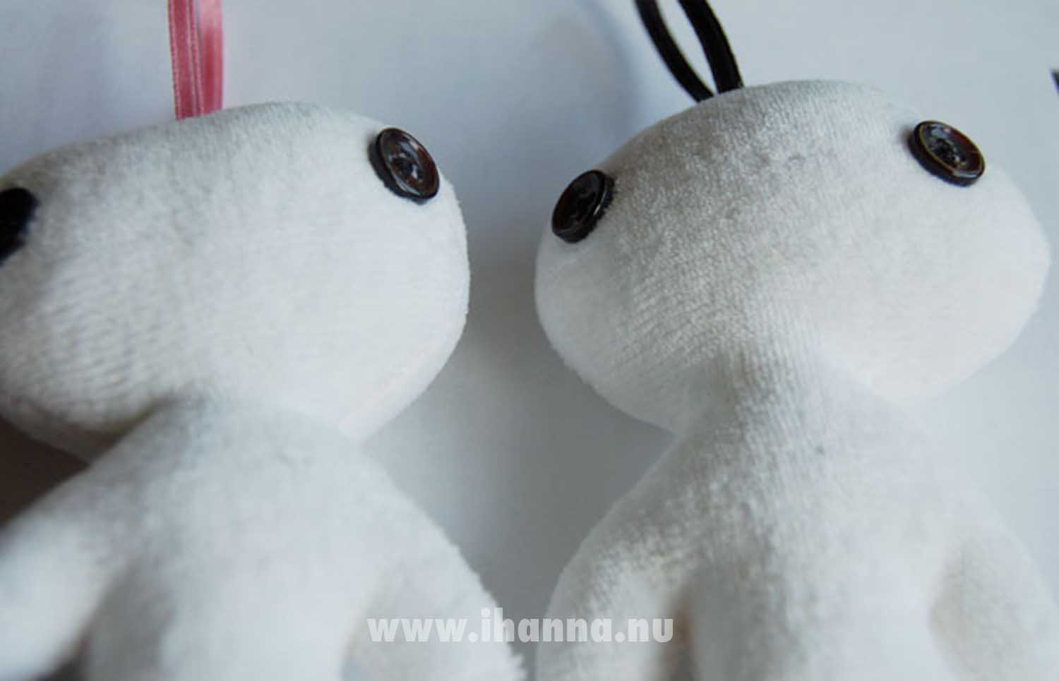 Alien I and Alien II are two really cute aliens by iHanna (Copyright Hanna Andersson)
