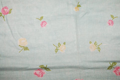 Rose table cloth pattern thrifted at Umeåkers loppis