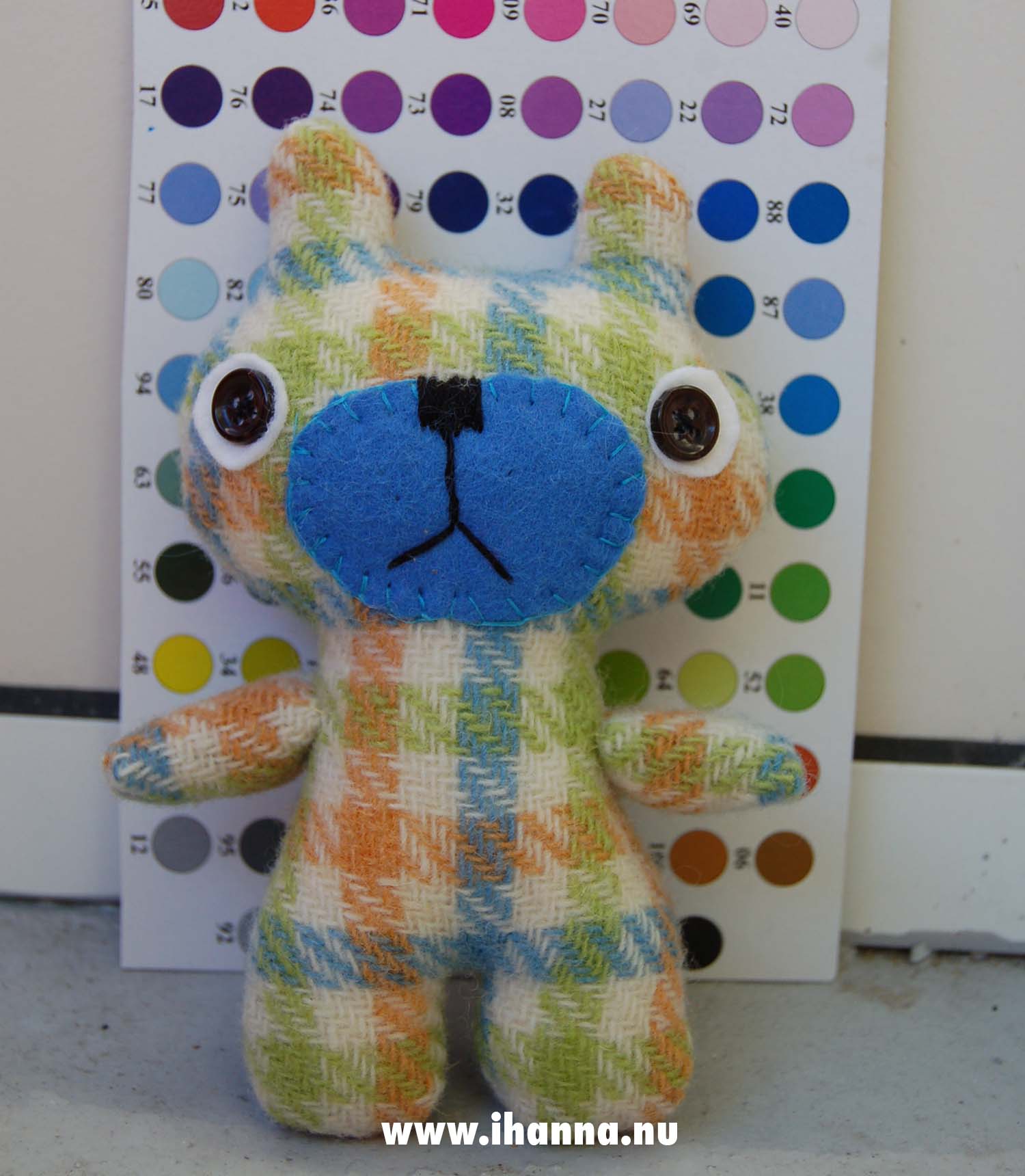 Scottish fabric teddy bear design by iHanna (Copyright Hanna Andersson)