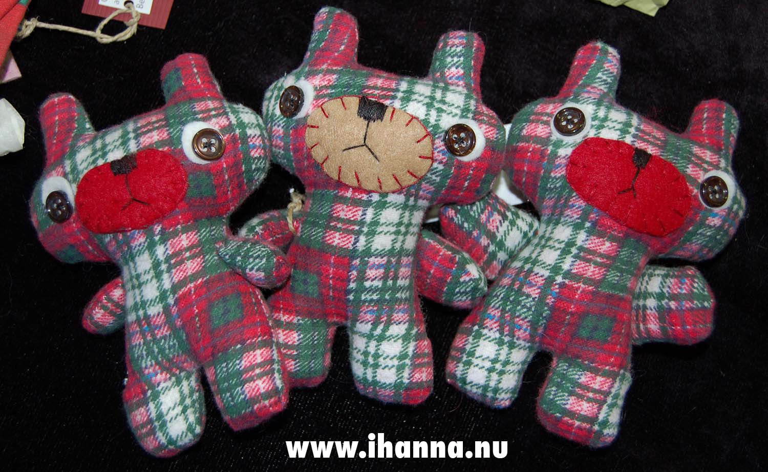 Scottish fabric teddy bear design by iHanna (Copyright Hanna Andersson)