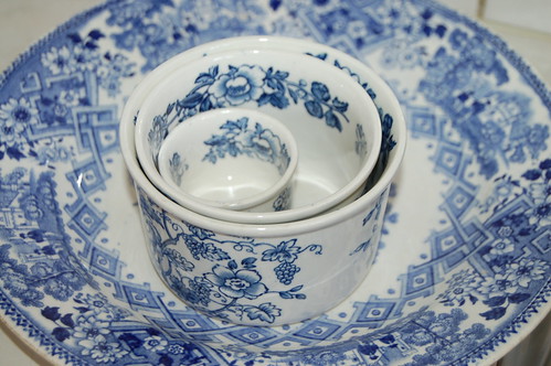 Moms thrifted blue finds (Photo copyright H. Andersson)