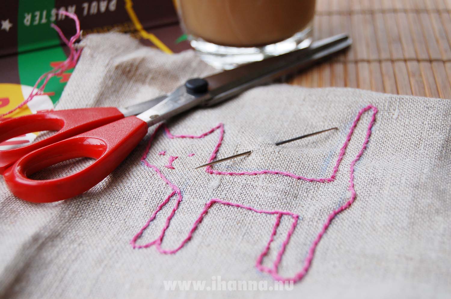 Cat illustration that I embroidered, Photo by iHanna (Copyright Hanna Andersson)