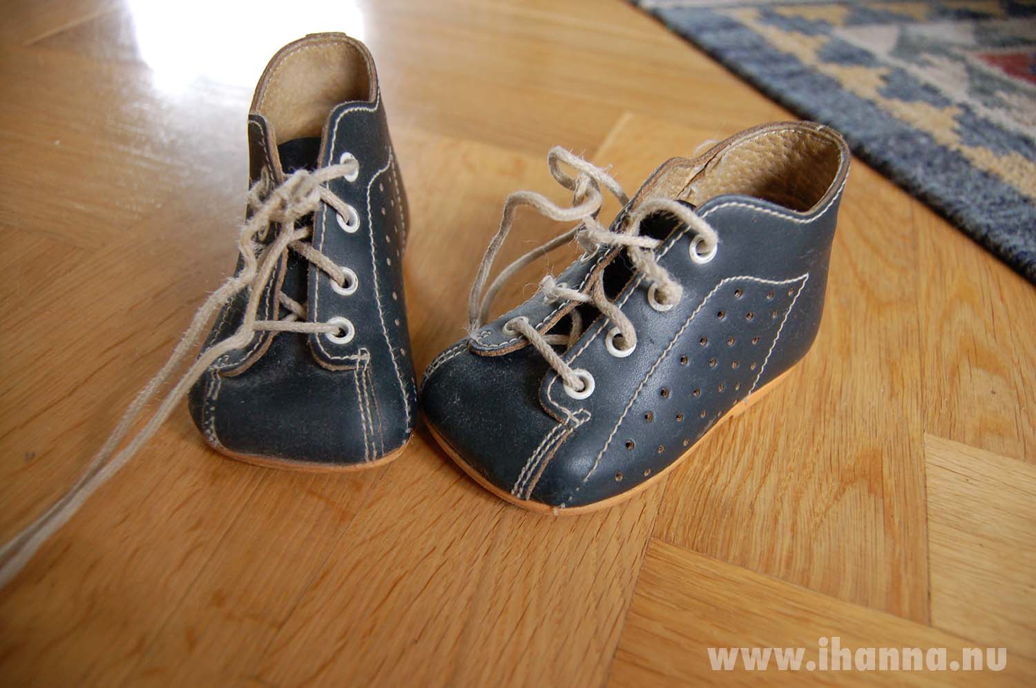 Mikaels my brother baby shoes, Photo by iHanna (Copyright Hanna Andersson)