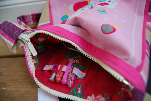 Hello Kitty handbag with inside pocket