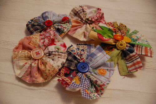 Fabric flower inspiration detail of Blomster made by iHanna (Copyright Hanna Andersson)