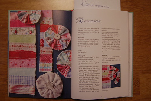 Blomsterbrocher in the book Nyt liv i gamle klude by Hanne Matthiessen in Danish