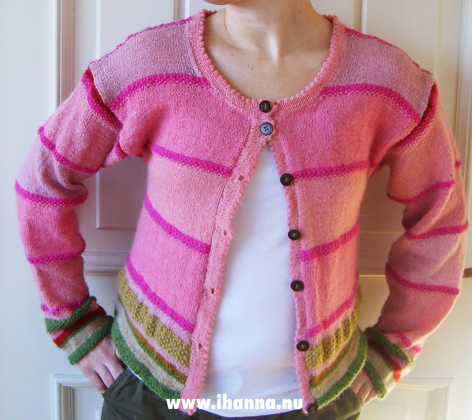 Pink cardigan by iHanna from the book Poetry in stitches on the body (Photo copyright H. Andersson)
