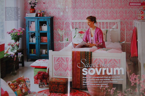 Magazine layout inspiration: a pink bedroom