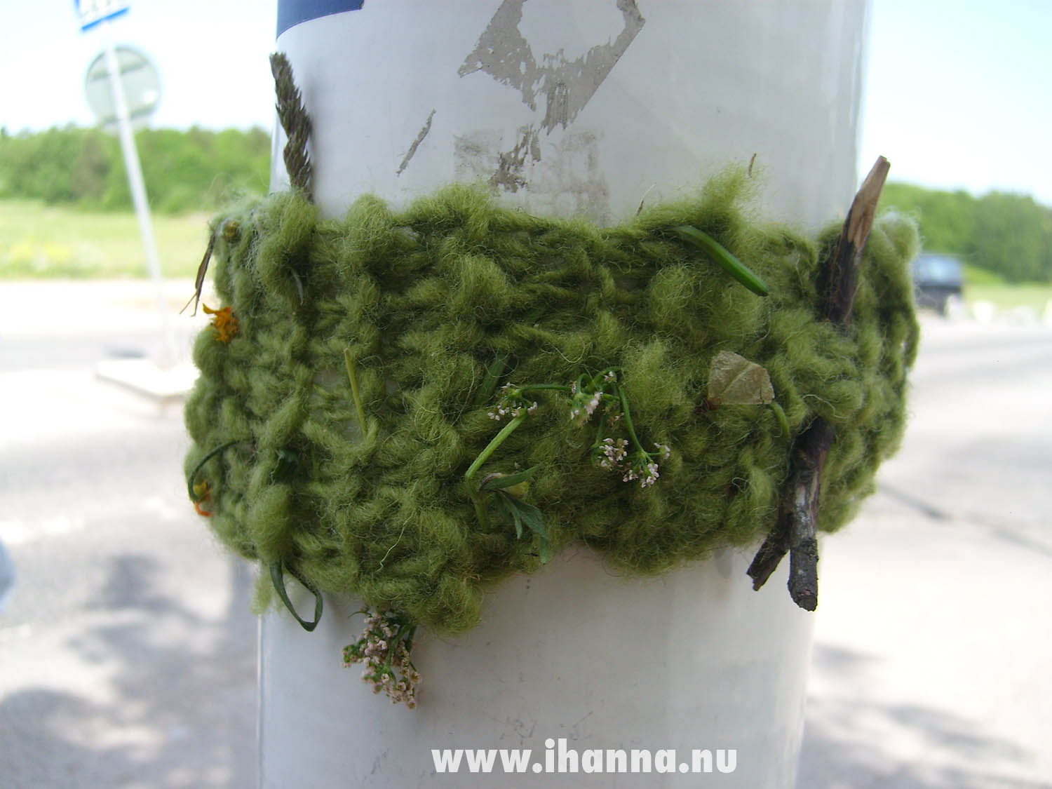 Knitted graffiti by iHanna made from nature and hand spun wool of the day Sweden