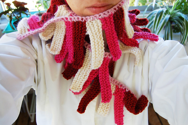 iHanna with a bit of craziness around the neck