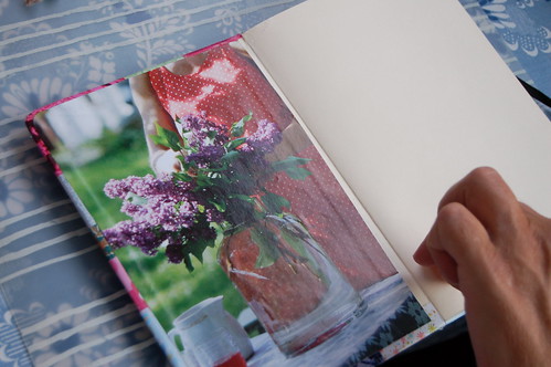 How to make a Paper Patchwork Notebook Cover - tutorial by iHanna (Photo copyright Hanna Andersson)