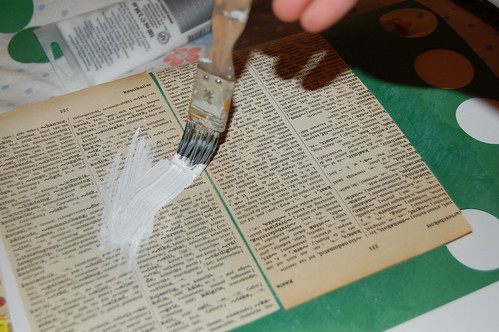 Make a Christmas Tag painting background (Copyright Hanna Andersson)