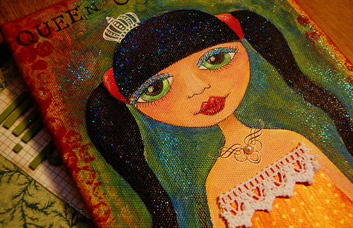Jenny Bergvalls painting Queen of my home on canvas using lots of glitter (Photo copyright Hanna Andersson)