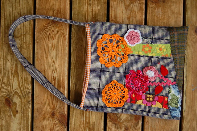 iHanna field tote or Doily Bag made by iHanna from recycled materials (Copyright Hanna Andersson)