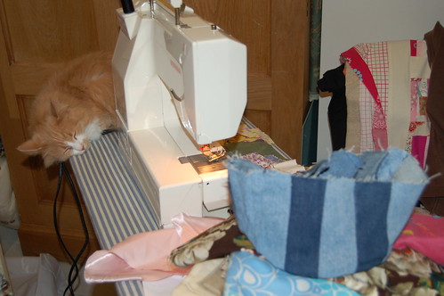 Company (copyright Hanna Andersson) Company next to the sewing machine Smilla 2009 (copyright Hanna Andersson)
