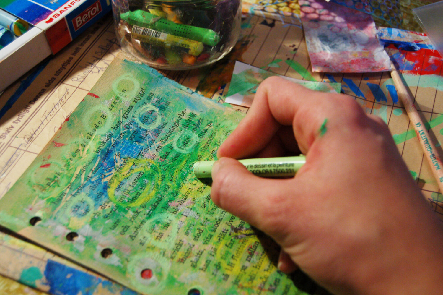 Creating crayon marks and making background papers for mixed media by iHanna