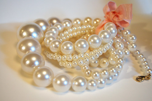 Big pearls for grown up girls by iHanna (Copyright Hanna Andersson)