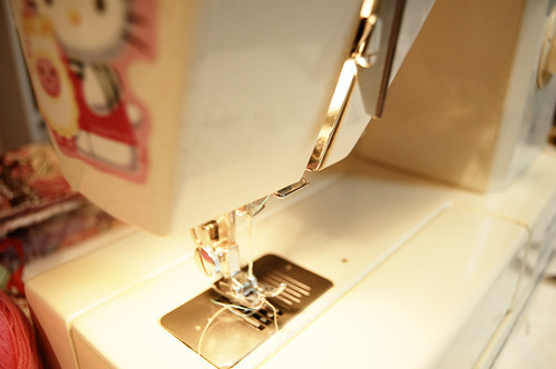 Hello again sewing machine - by iHanna (Copyright Photo Hanna Andersson)