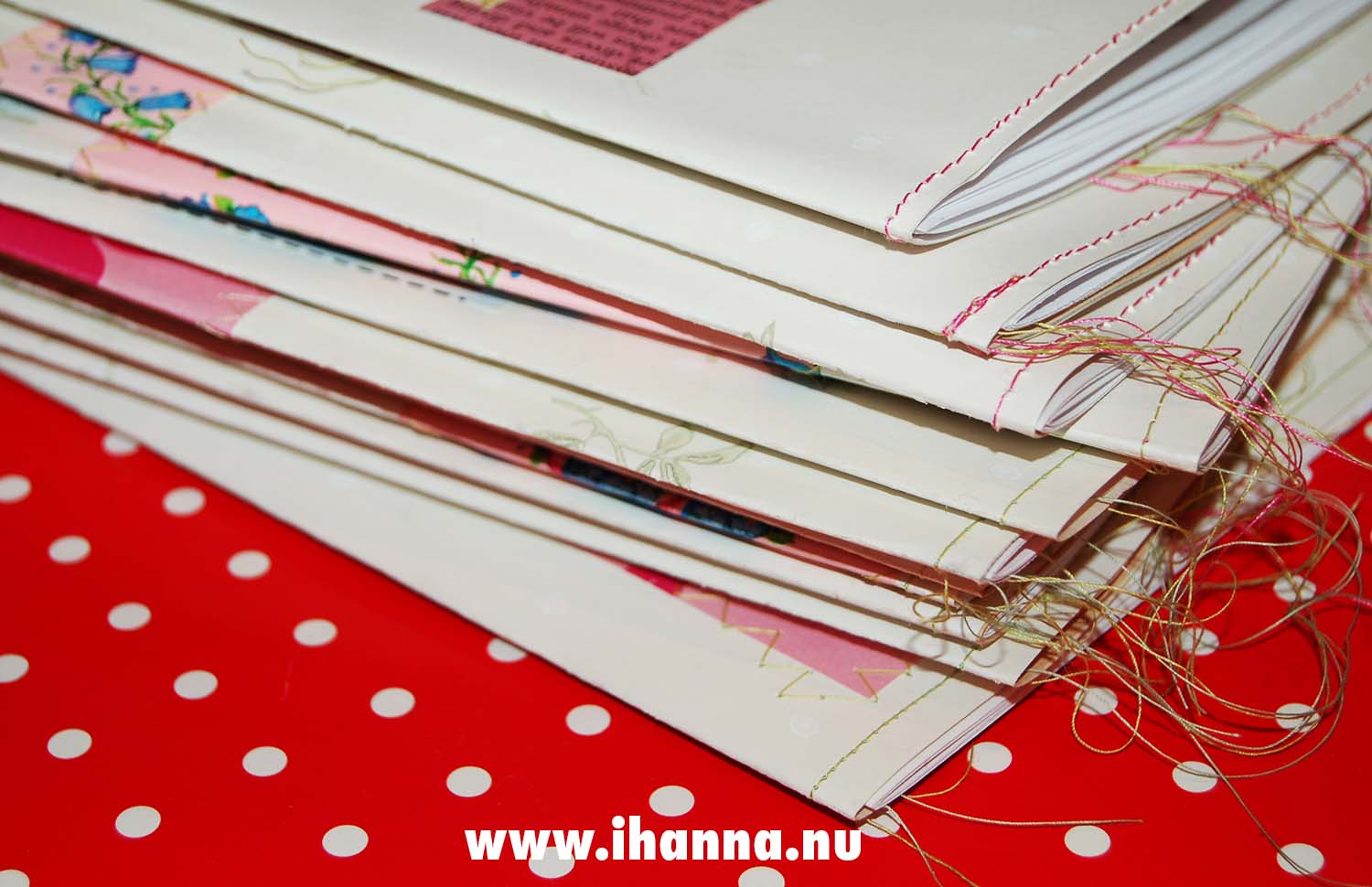 Metta Zine pile of love by iHanna made April 2010 (Copyright Hanna Andersson)