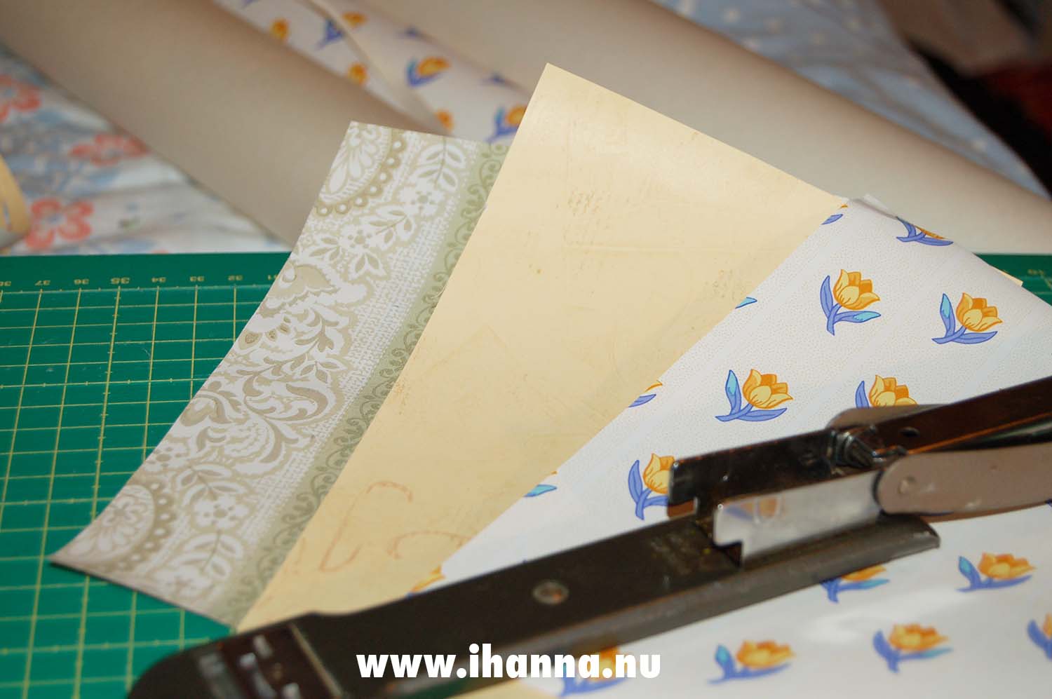 Metta Zine papers being cut by iHanna made April 2010 (Copyright Hanna Andersson)