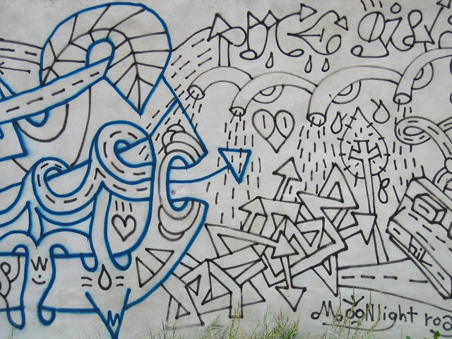 Doodles on a wall spotted at the beach in Sweden graffiti (Photo copyright H. Andersson)