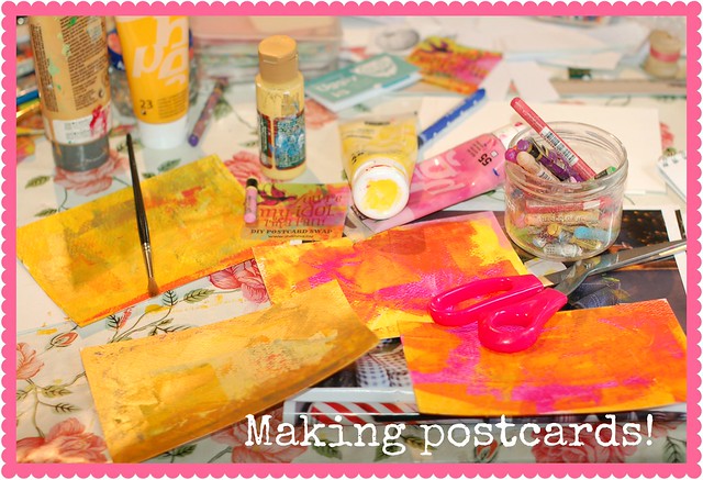 Making beautiful postcards on my messy desk for iHannas diy postcard swap (photo copyright ©️ Hanna Andersson )