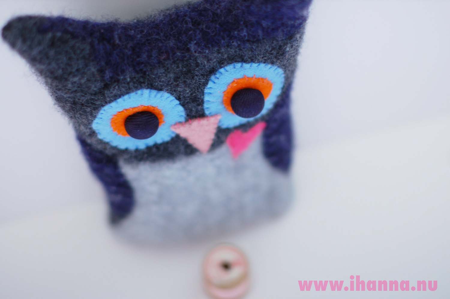Recycled Sweater Owl number one made by iHanna (Copyright Hanna Andersson)