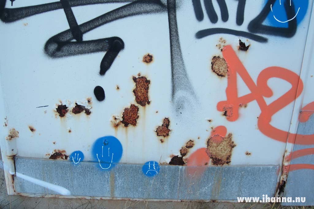 Rust and graffiti photo by iHanna  being inspired by autumn (Photo copyright Hanna Andersson)