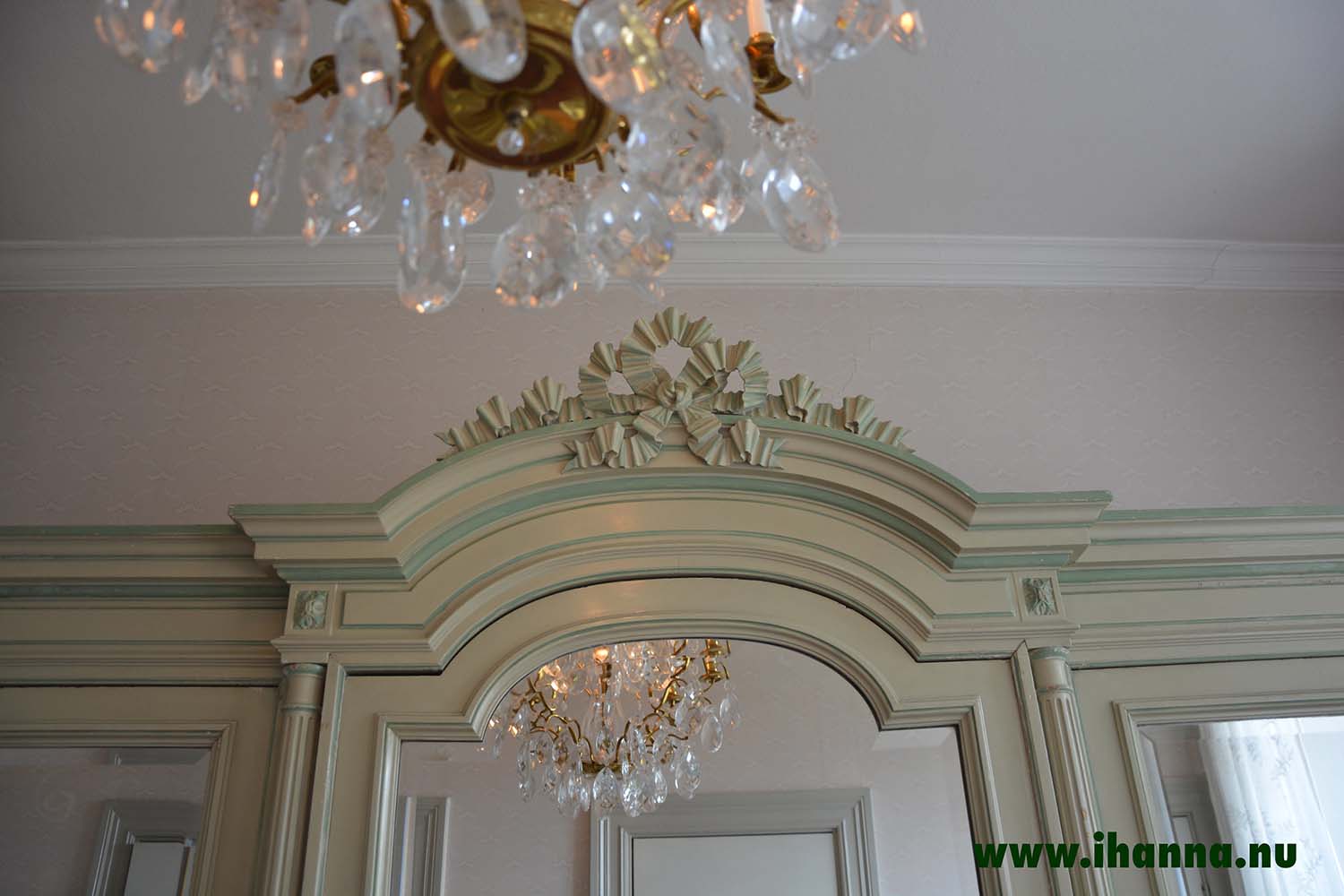 Door arch decoration at At Taxinge Slott (Photo copyright: Hanna Andersson, Sweden)