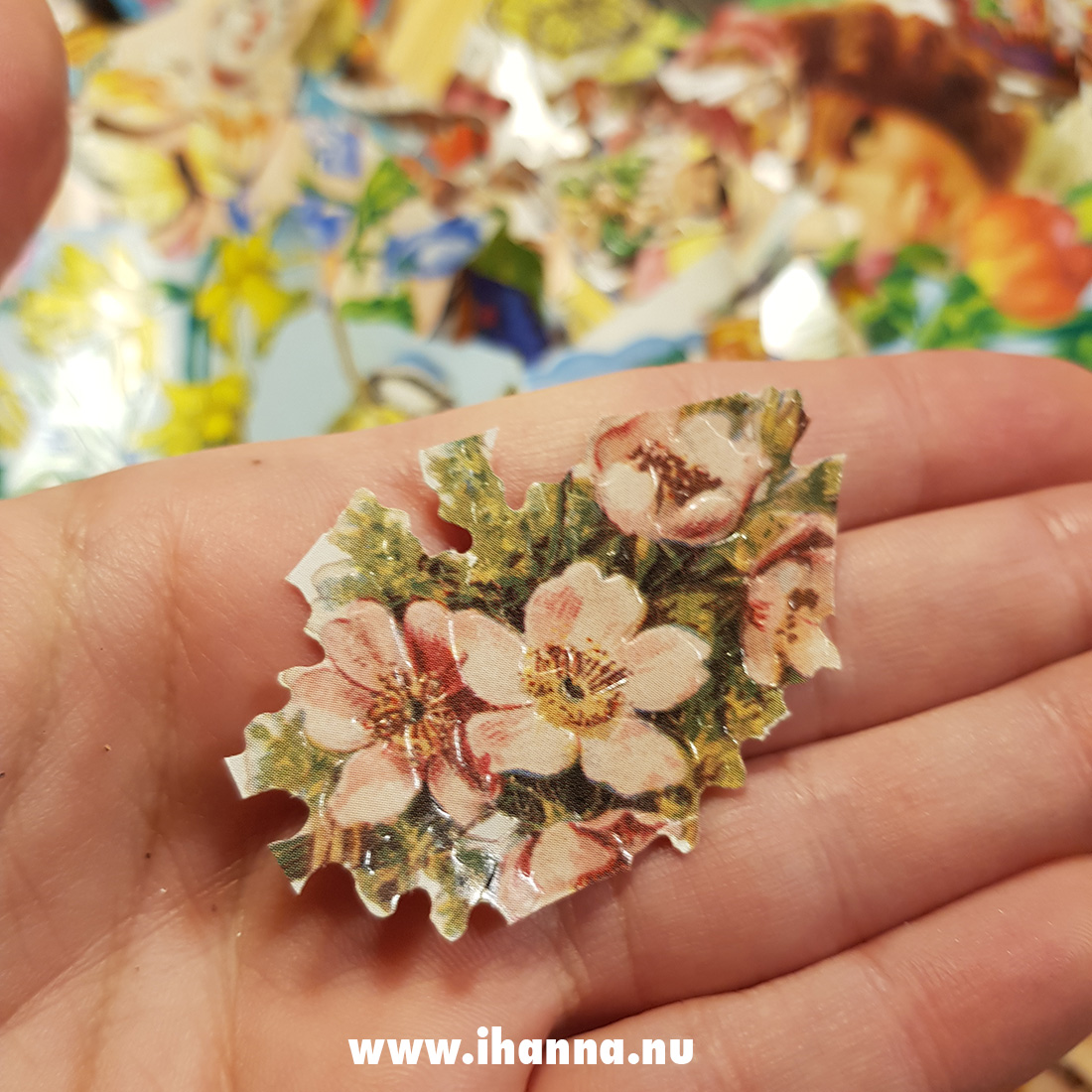 Glanzbilder or Scrap Die-cut collectable images - Photo by iHanna