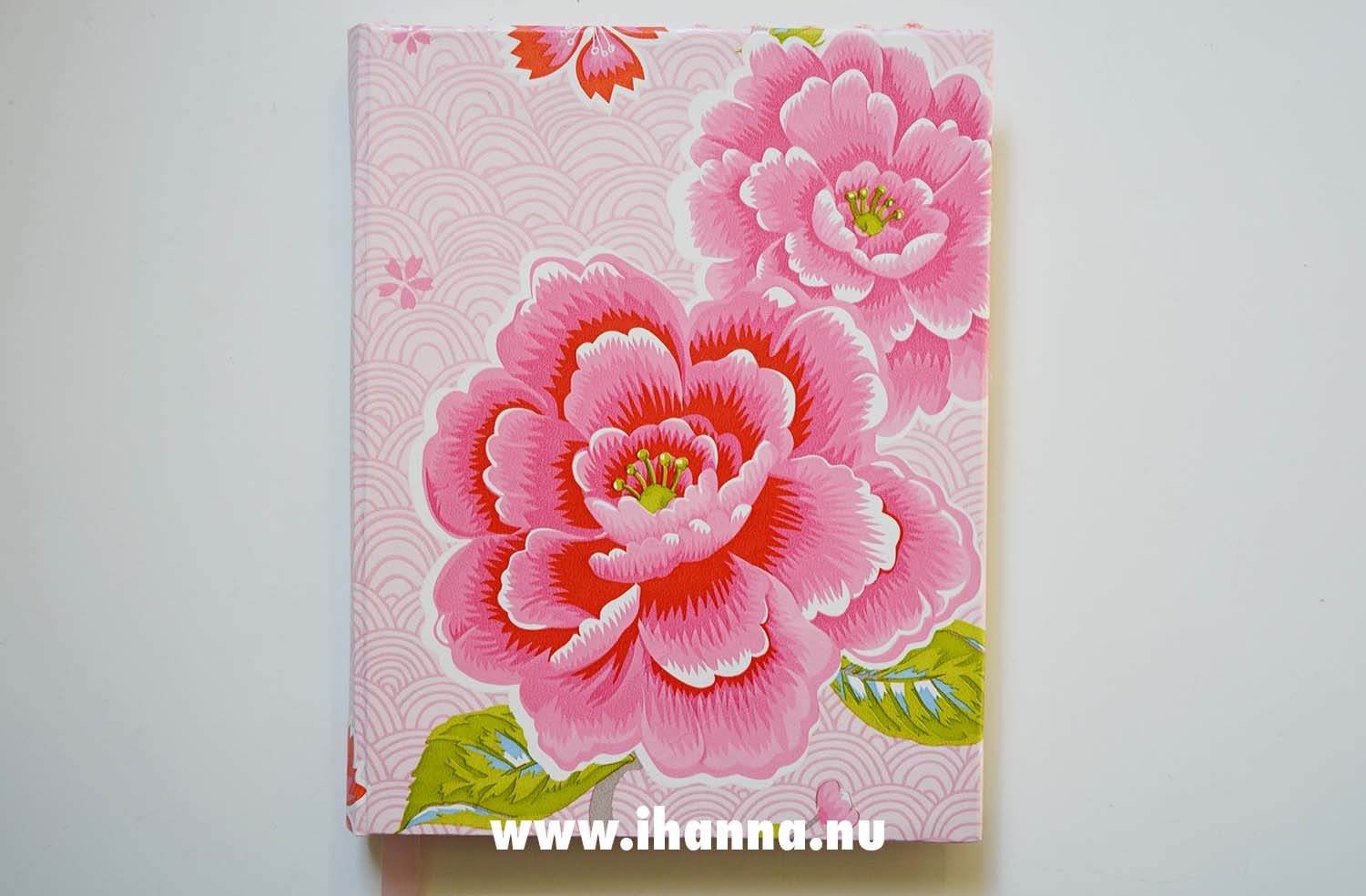 Handmade Pink Bloom Art Journal with watercolor papers made by iHanna (Copyright Hanna Andersson)