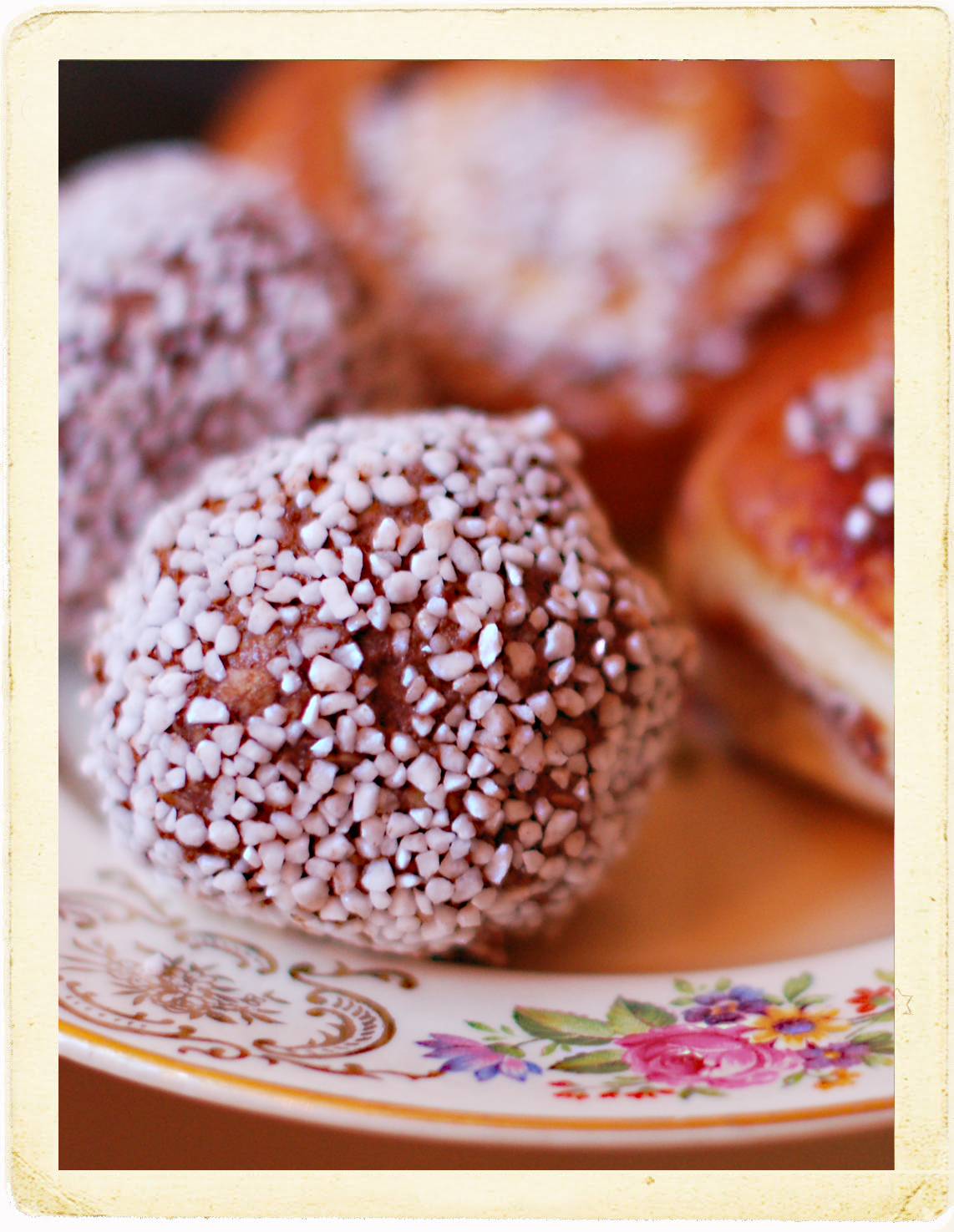 Homemade fika treats (Photo copyright Hanna Andersson)