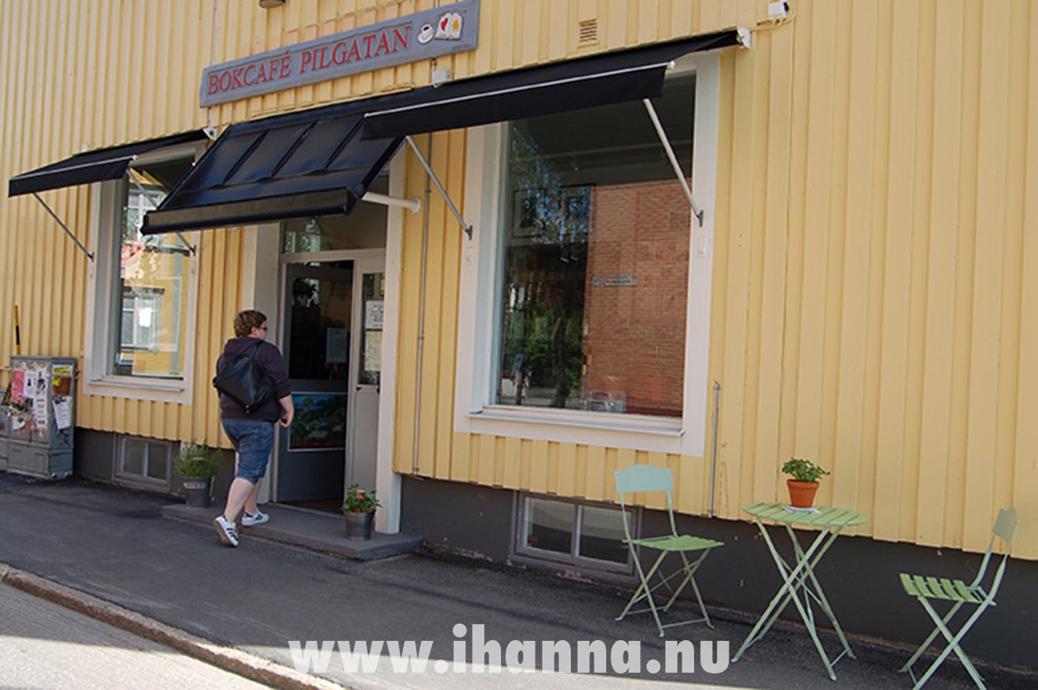 Bokcafé Pilgatan in Umeå - our first visit (Photo copyright Hanna Andersson)