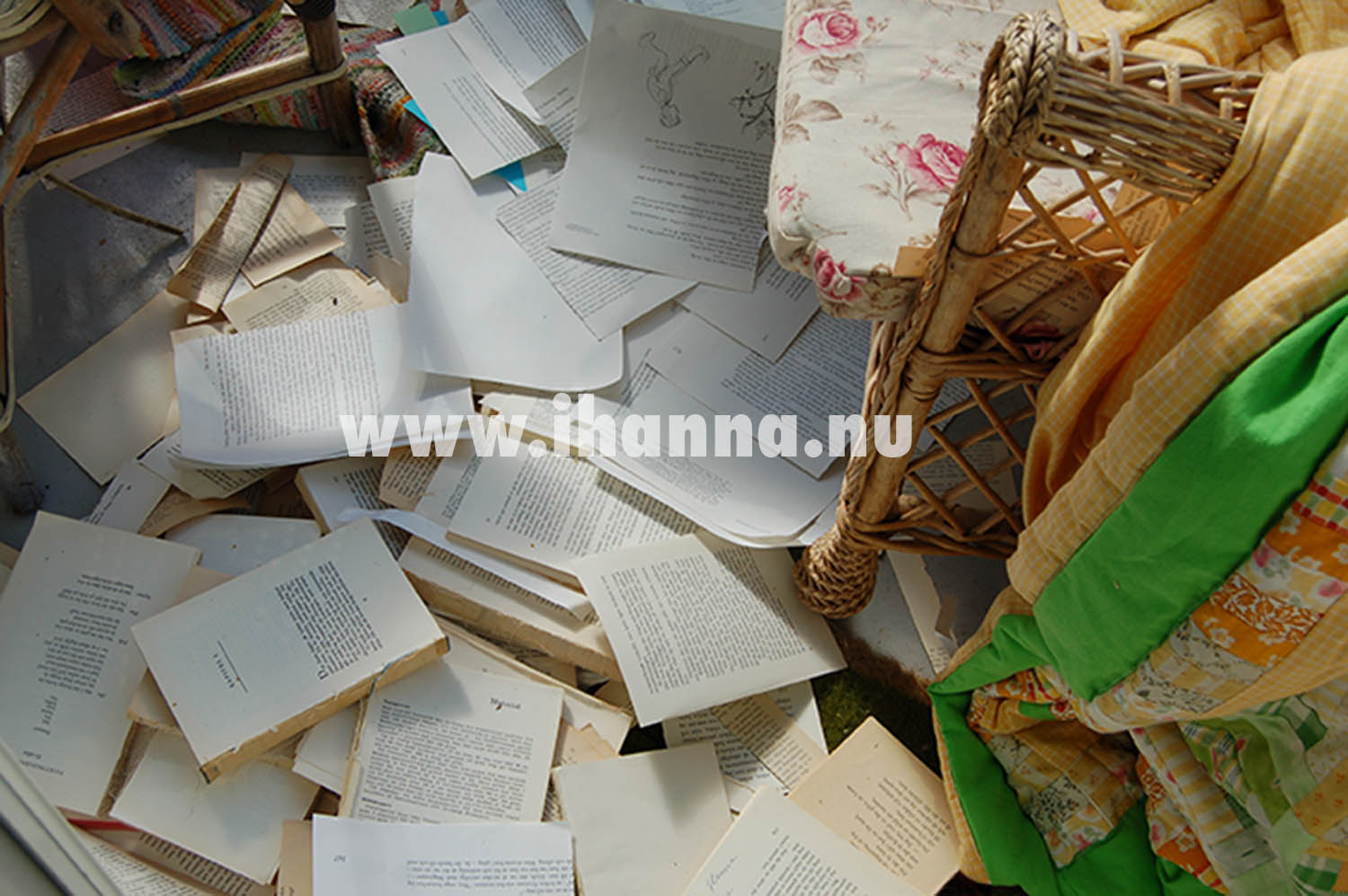 Paper mess on the floor as I sort and discard to move out (Photo copyright Hanna Andersson)