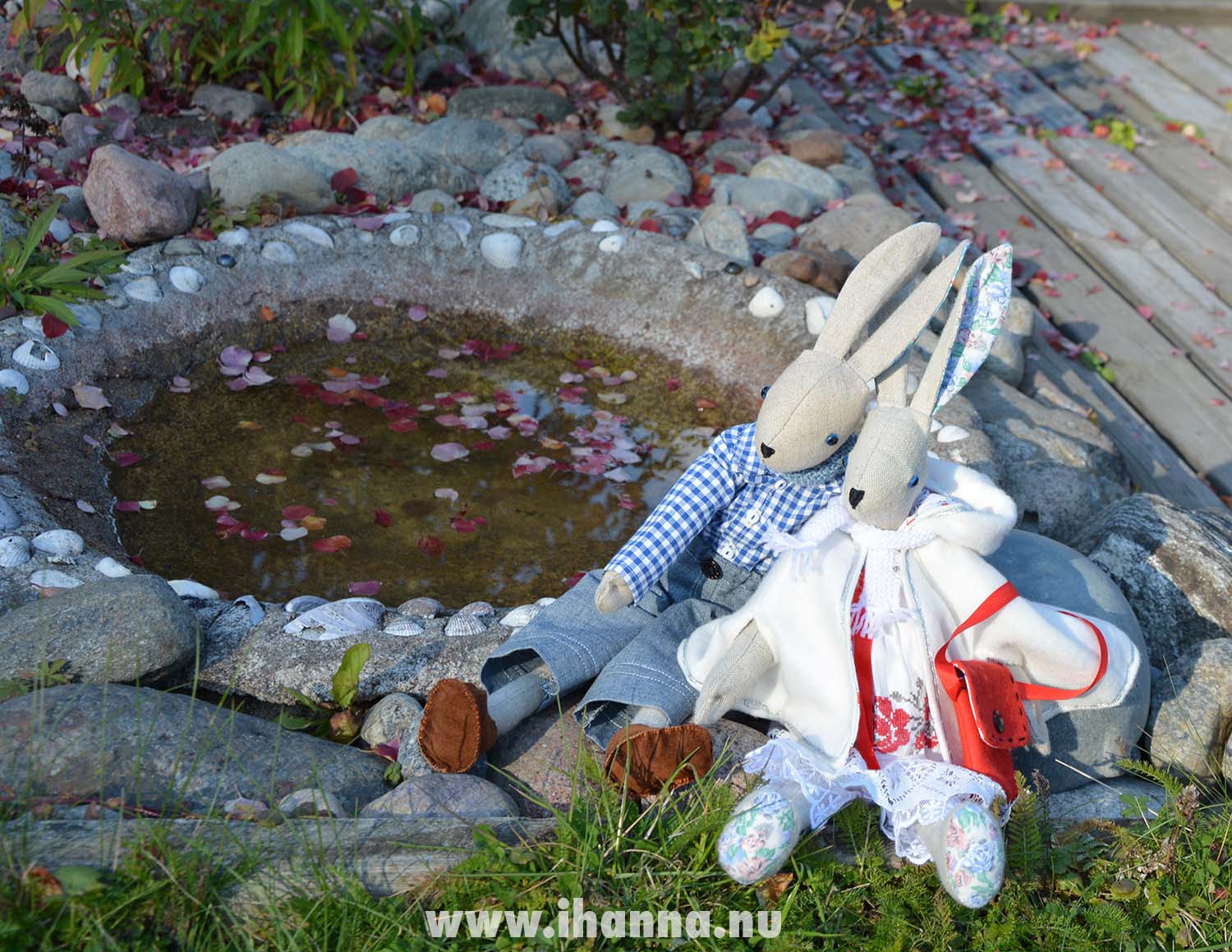 Luna Lapin and her beau by the bird bath in the garden (Photo copyright Hanna Andersson)