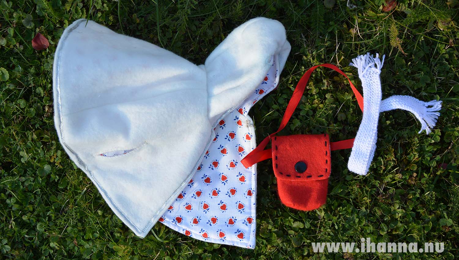 Luna Lapin fashion handmade white coat red handbag and scarf made by my mom (Photo copyright Hanna Andersson)