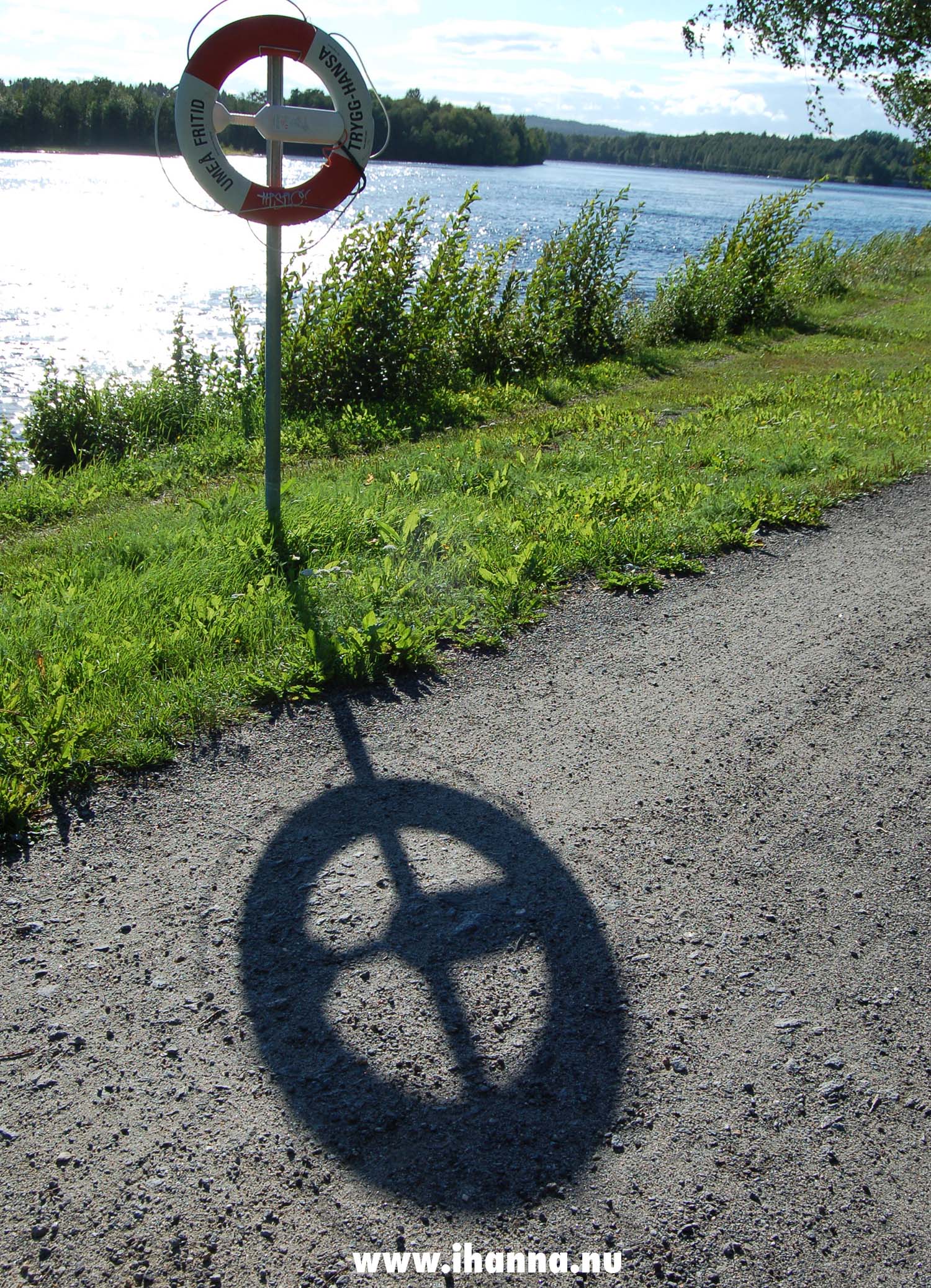 Found shadow (Photo copyright Hanna Andersson)